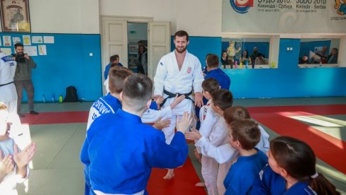 KUKOLJ MEĐU DŽUDISTIMA „PARTIZANA“ IZ KIKINDE: Planovi su da prenosi znanje mlađima KUKOLJ MEĐU DŽUDISTIMA „PARTIZANA“ IZ KIKINDE: Planovi su da prenosi znanje mlađima