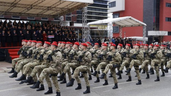 САРАЈЕВО ХИСТЕРИШЕ ЗБОГ ВОЈНОГ РОКА У СРБИЈИ: Бошњачки политичари прете тужбама Додику после најава о служењу у српској војсци САРАЈЕВО ХИСТЕРИШЕ ЗБОГ ВОЈНОГ РОКА У СРБИЈИ: Бошњачки политичари прете тужбама Додику после најава о служењу у српској војсци