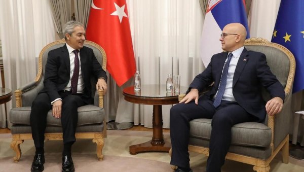 ДОБРИ ОДНОСИ БЕОГРАДА И АНКАРЕ ВАЖНИ ЗА МИР У РЕГИОНУ: Премијер Вучевић са турским амбасадором о продубљивању сарадње ДОБРИ ОДНОСИ БЕОГРАДА И АНКАРЕ ВАЖНИ ЗА МИР У РЕГИОНУ: Премијер Вучевић са турским амбасадором о продубљивању сарадње
