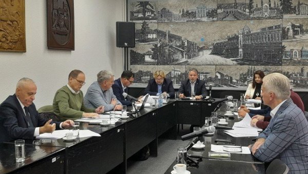 КРАГУЈЕВАЧКИ ПРИВРЕДНИ САВЕТ: Привреда вапи за квалификованим радницима КРАГУЈЕВАЧКИ ПРИВРЕДНИ САВЕТ: Привреда вапи за квалификованим радницима