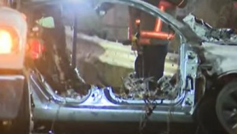 JEZIVA NESREĆA U TORONTU, IZGORELO ČETVORO MLADIH: Slučajni prolaznik spasio devojku - Razbio prozor, pa uleteo u plamen (FOTO/VIDEO) JEZIVA NESREĆA U TORONTU, IZGORELO ČETVORO MLADIH: Slučajni prolaznik spasio devojku - Razbio prozor, pa uleteo u plamen (FOTO/VIDEO)
