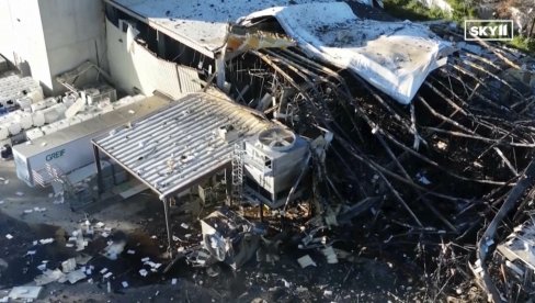 POVREĐENO VIŠE OSOBA, DVE U KRITIČNOM STANJU: Eksplozija u fabrici, zvaničnici uputili važan apel (FOTO/VIDEO) POVREĐENO VIŠE OSOBA, DVE U KRITIČNOM STANJU: Eksplozija u fabrici, zvaničnici uputili važan apel (FOTO/VIDEO)