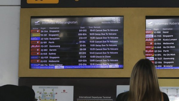 АЗЕРБЕЈЏАН ЕРЛАЈНС СУСПЕНДОВАО ЛЕТОВЕ: Због безбедносних разлога укинуте руте до Казања АЗЕРБЕЈЏАН ЕРЛАЈНС СУСПЕНДОВАО ЛЕТОВЕ: Због безбедносних разлога укинуте руте до Казања