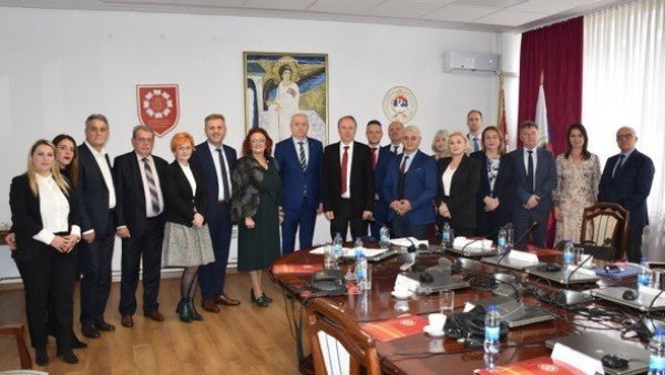 ЗАЈЕДНИЧКА СЕДНИЦА РЕКТОРСКИХ КОНФЕРЕНЦИЈА УНИВЕРЗИТЕТА СРБИЈЕ И РЕПУБЛИКЕ СРПСКЕ: Сарадња у науци и на међународним пројектима ЗАЈЕДНИЧКА СЕДНИЦА РЕКТОРСКИХ КОНФЕРЕНЦИЈА УНИВЕРЗИТЕТА СРБИЈЕ И РЕПУБЛИКЕ СРПСКЕ: Сарадња у науци и на међународним пројектима