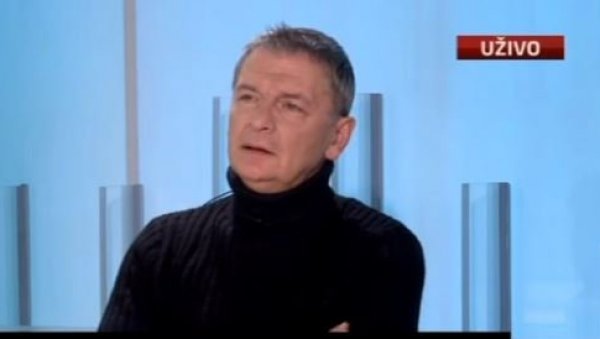 ЋУТА ИЗВРЕЂАО ВУЧИЋА, ПА ЗАПРЕТИО: У Горњим Недељицама имаћете насиље као у Новом Саду (ВИДЕО) ЋУТА ИЗВРЕЂАО ВУЧИЋА, ПА ЗАПРЕТИО: У Горњим Недељицама имаћете насиље као у Новом Саду (ВИДЕО)