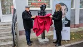 DVA VEKA OD ROĐENJA VELIKOG PESNIKA: Otkrivena bista Branku Radičeviću u Žitištu DVA VEKA OD ROĐENJA VELIKOG PESNIKA: Otkrivena bista Branku Radičeviću u Žitištu