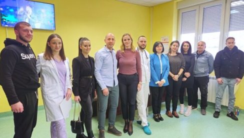 BOLNICA DOBILA 9 NOVIH RADNIKA: Specijalna ustanova u Beloj Crkvi uručila ugovore na neodređeno vreme BOLNICA DOBILA 9 NOVIH RADNIKA: Specijalna ustanova u Beloj Crkvi uručila ugovore na neodređeno vreme