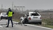 PRVA SLIKA SA MESTA STRAŠNE NESREĆE KOD VRŠCA: Poginuli otac (35) i dete (2) (FOTO) PRVA SLIKA SA MESTA STRAŠNE NESREĆE KOD VRŠCA: Poginuli otac (35) i dete (2) (FOTO)