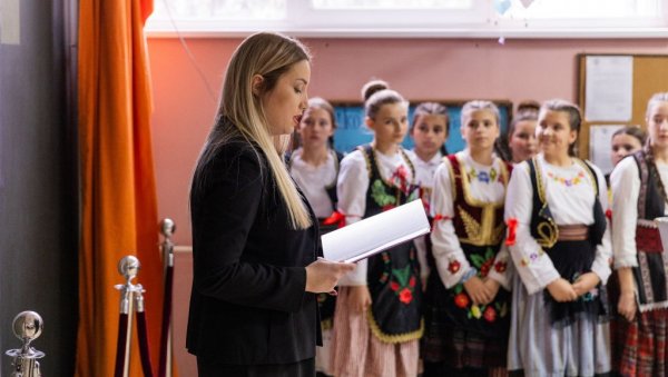 ФОНДАЦИЈА ЗА СРПСКИ НАРОД И ДРЖАВУ ДОНАРАЛА СРЕДСТВА Рестаурација зидне слике Молитва за мир ФОНДАЦИЈА ЗА СРПСКИ НАРОД И ДРЖАВУ ДОНАРАЛА СРЕДСТВА Рестаурација зидне слике Молитва за мир