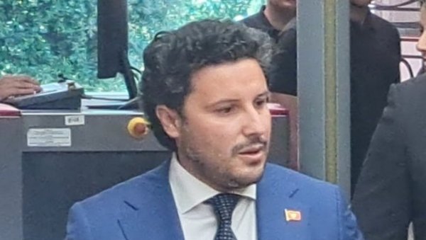 НИ КРПА, АЛИ НИ ВЛАЖНА МАРАМИЦА: Мали изгледи за формирање власти од анти-ДПС коалиције НИ КРПА, АЛИ НИ ВЛАЖНА МАРАМИЦА: Мали изгледи за формирање власти од анти-ДПС коалиције