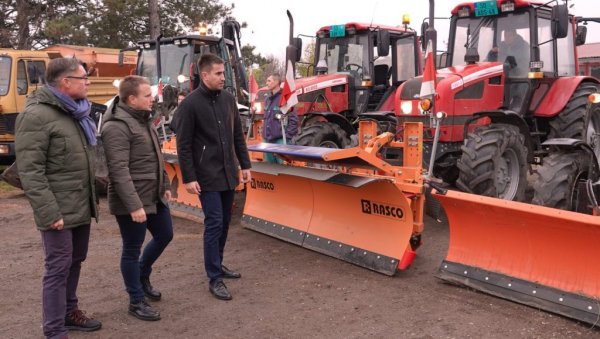 ЗИМСКА СЛУЖБА СОМБОРА У ПРИПРАВНОСТИ: Обезбеђено довољно соли и ремонтоване машине ЗИМСКА СЛУЖБА СОМБОРА У ПРИПРАВНОСТИ: Обезбеђено довољно соли и ремонтоване машине