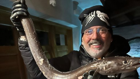 BORIO SE S NJOM NEKOLIKO MINUTA: Toni Cetinski pred koncert uhvatio neman od devet kilograma (FOTO) BORIO SE S NJOM NEKOLIKO MINUTA: Toni Cetinski pred koncert uhvatio neman od devet kilograma (FOTO)