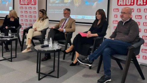 EDUKACIJA JE KLJUČ: Ristić, Trivan, Nešić i Papović na panelu bezbedna upotreba interneta kod dece i mladih (VIDEO) EDUKACIJA JE KLJUČ: Ristić, Trivan, Nešić i Papović na panelu bezbedna upotreba interneta kod dece i mladih (VIDEO)