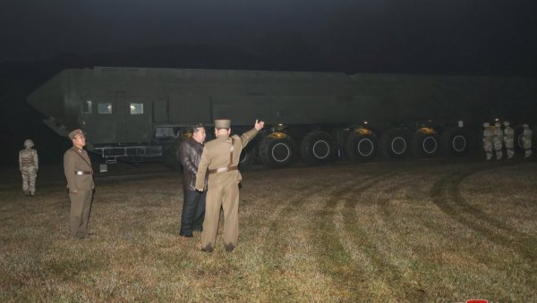 БИВШИ ЗВАНИЧНИК САД: Америка у опасности од ракетног напада из Русије, Кине и Северне Кореје БИВШИ ЗВАНИЧНИК САД: Америка у опасности од ракетног напада из Русије, Кине и Северне Кореје