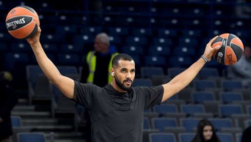 KONAČNO PRUŽA PARTIJE KAKVE SU SE OD NJEGA OČEKIVALE: Partizan se sve više uzda u iskusnog centra KONAČNO PRUŽA PARTIJE KAKVE SU SE OD NJEGA OČEKIVALE: Partizan se sve više uzda u iskusnog centra