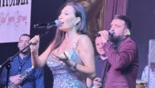 BUJICA EMOCIJA U EMIRATIMA: Ceca Ražnatović očarala publiku u Dubaiju (FOTO/VIDEO) BUJICA EMOCIJA U EMIRATIMA: Ceca Ražnatović očarala publiku u Dubaiju (FOTO/VIDEO)