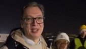 VUČIĆ POSLE POSETE RADNICIMA: Sa sendviča smo prešli na pljeskavice (VIDEO) VUČIĆ POSLE POSETE RADNICIMA: Sa sendviča smo prešli na pljeskavice (VIDEO)
