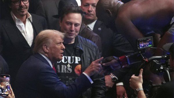 ТРАМП СВЕДОЧИО ПРЕБИЈАЊУ ХРВАТА: Новоизрабрани председник САД специјални гост на УФЦ спектаклу (ФОТО/ВИДЕО) ТРАМП СВЕДОЧИО ПРЕБИЈАЊУ ХРВАТА: Новоизрабрани председник САД специјални гост на УФЦ спектаклу (ФОТО/ВИДЕО)