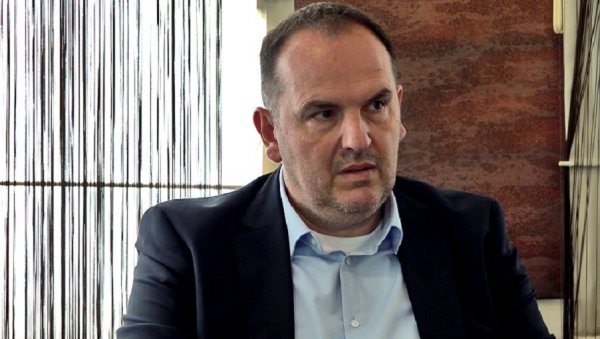 ЗАУСТАВЉЕН СТЕЧАЈ У ВЕКТРА БОКИ? Власник 33 oдсто акција Вектра Боке уплатио више од милиона за порески дуг ЗАУСТАВЉЕН СТЕЧАЈ У ВЕКТРА БОКИ? Власник 33 oдсто акција Вектра Боке уплатио више од милиона за порески дуг