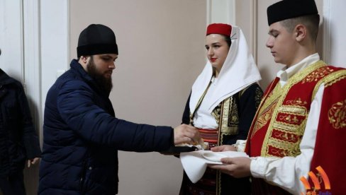 KOD POBRATIMA U SEČNJU: Rusi iz Azova gosti opštine u srednjem Banatu KOD POBRATIMA U SEČNJU: Rusi iz Azova gosti opštine u srednjem Banatu