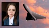 ПОГИНУЛА ГЛАВНА УРЕДНИЦА РУСКОГ ЛИСТА: Украјински дрон гађао њено возило (ФОТО) ПОГИНУЛА ГЛАВНА УРЕДНИЦА РУСКОГ ЛИСТА: Украјински дрон гађао њено возило (ФОТО)