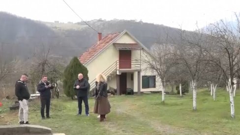 ПОМОЋ КАНЦЕЛАРИЈЕ ЗА КиМ: Борко Јаснић из Лешка добија адекватне услове за живот (ФОТО/ВИДЕО) ПОМОЋ КАНЦЕЛАРИЈЕ ЗА КиМ: Борко Јаснић из Лешка добија адекватне услове за живот (ФОТО/ВИДЕО)