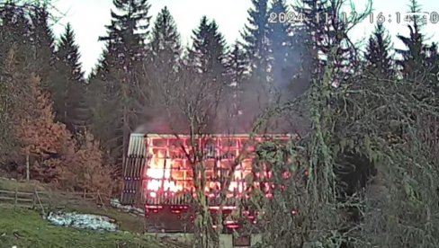 MIGRANTI NASTAVLJAJU SA DIVLJANJEM NA PODRUČJU PLJEVALJA: Zapaljena nova štala MIGRANTI NASTAVLJAJU SA DIVLJANJEM NA PODRUČJU PLJEVALJA: Zapaljena nova štala
