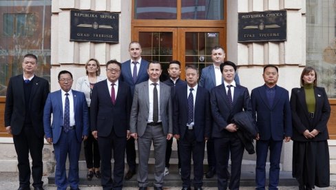 GRAD TREBINJE I KINESKI DUNHUANG ZAPOČELI SARADNJU: Razgovori o turizmu, energiji i infrastrukturi GRAD TREBINJE I KINESKI DUNHUANG ZAPOČELI SARADNJU: Razgovori o turizmu, energiji i infrastrukturi