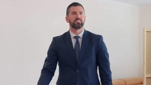 SRBIMA DO VLASTI FALI SLOGA: Budvi predstoje komplikovani pregovori posle lokalnih izbora SRBIMA DO VLASTI FALI SLOGA: Budvi predstoje komplikovani pregovori posle lokalnih izbora