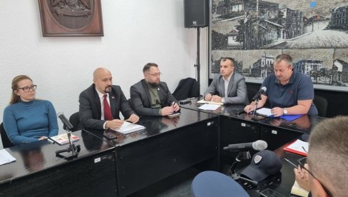 ZGRADA TONE, PLAFON SAMO ŠTO SE NE SRUŠI: Izmeštaju Službu za fizikalnu medicinu i rehabilitaciju UKC Kragujevac ZGRADA TONE, PLAFON SAMO ŠTO SE NE SRUŠI: Izmeštaju Službu za fizikalnu medicinu i rehabilitaciju UKC Kragujevac