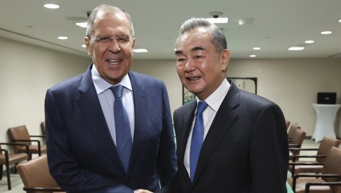 LAVROV I VANG NA SAMITU G20: Razgovarali o unapređenju odnosa Rusije i Kine LAVROV I VANG NA SAMITU G20: Razgovarali o unapređenju odnosa Rusije i Kine