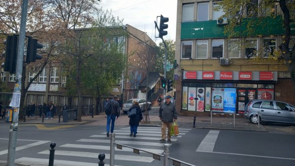 ЗЕЛЕНО ДУЖЕ НА СЕМАФОРУ: Секретар за саобраћај одмах реаговао после захтева родитеља из ОШ Скадарлија ЗЕЛЕНО ДУЖЕ НА СЕМАФОРУ: Секретар за саобраћај одмах реаговао после захтева родитеља из ОШ Скадарлија