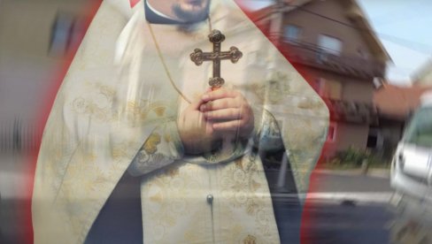 LESKOVČANI OGORČENI NA SVEŠTENIKA: Isteruju ga iz kuća, prozvali ga Betmen, traže da se izmesti iz njihove parohije LESKOVČANI OGORČENI NA SVEŠTENIKA: Isteruju ga iz kuća, prozvali ga Betmen, traže da se izmesti iz njihove parohije