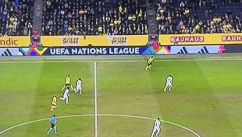 UEFA SE CRVENI OD STIDA! Ovo što je VAR uradio je skandal svetskih razmera (VIDEO) UEFA SE CRVENI OD STIDA! Ovo što je VAR uradio je skandal svetskih razmera (VIDEO)