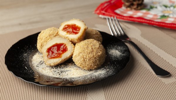КНЕДЛЕ СА ЏЕМОМ И ОРАСИМА: Сочне и слатке, најбоље одмах ставите дуплу меру КНЕДЛЕ СА ЏЕМОМ И ОРАСИМА: Сочне и слатке, најбоље одмах ставите дуплу меру