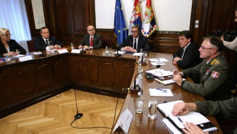 BEZBEDNOSNA SITUACIJA JE STABILNA Dačić nakon sednice Saveta za nacionalnu bezbednost: Država će biti jača od svih izazova (VIDEO) BEZBEDNOSNA SITUACIJA JE STABILNA Dačić nakon sednice Saveta za nacionalnu bezbednost: Država će biti jača od svih izazova (VIDEO)