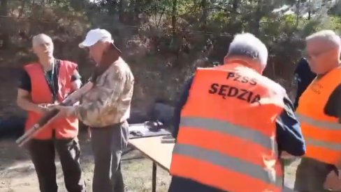ЈЕЗИВО: Судија упуцао такмичара у стрељаштву, приустни спасавали - сто?! (ВИДЕО) ЈЕЗИВО: Судија упуцао такмичара у стрељаштву, приустни спасавали - сто?! (ВИДЕО)