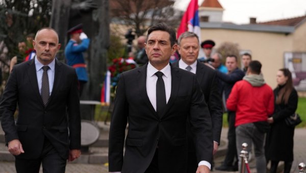 ВУЛИН: Срби су јединствен политички народ који све најважније одлуке доноси заједно ВУЛИН: Срби су јединствен политички народ који све најважније одлуке доноси заједно