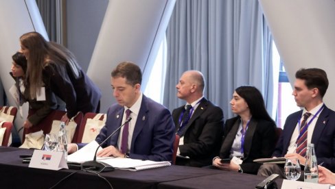 SRBIJA PREUZELA PREDSEDAVANJE CENTRALNO-EVROPSKOM INICIJATIVOM: Beograd daje tempo regionalnoj saradnji SRBIJA PREUZELA PREDSEDAVANJE CENTRALNO-EVROPSKOM INICIJATIVOM: Beograd daje tempo regionalnoj saradnji