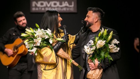 SPEKTAKULARNA ZAVRŠNICA REVIJE BATE SPASOJEVIĆA: Kaliopi hit „Rođeni“ najzad uputila na pravu adresu (FOTO) SPEKTAKULARNA ZAVRŠNICA REVIJE BATE SPASOJEVIĆA: Kaliopi hit „Rođeni“ najzad uputila na pravu adresu (FOTO)