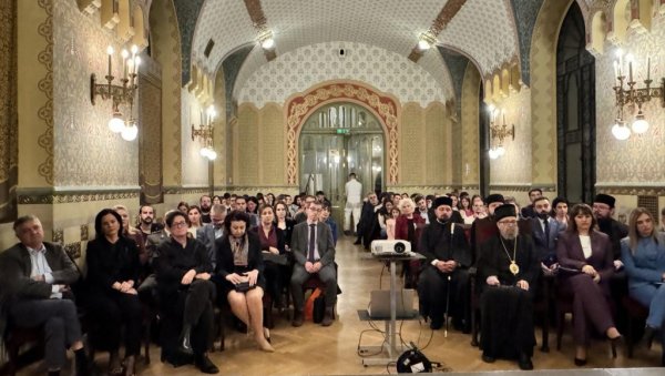 СРПСКИ ВОЈНИЦИ ЧИТАЛИ ТАГОРУ И МОПАСАНА У РОВОВИМА: Обележавање 110 година од почетка Првог светског рата у Текелијануму, у Будимпешти СРПСКИ ВОЈНИЦИ ЧИТАЛИ ТАГОРУ И МОПАСАНА У РОВОВИМА: Обележавање 110 година од почетка Првог светског рата у Текелијануму, у Будимпешти