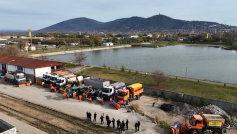 SNEG PAO, ZIMSKA SLUŽBA SPREMNA: Vršac se sinoć nakratko zabeleo, nije bilo potrebe za intervencijom SNEG PAO, ZIMSKA SLUŽBA SPREMNA: Vršac se sinoć nakratko zabeleo, nije bilo potrebe za intervencijom