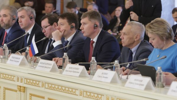 ЗАСЕДАО СРПСКО-РУСКИ МЕЂУВЛАДИН КОМИТЕТ ЗА ТРГОВИНУ: Три споразума за чвршће економске везе ЗАСЕДАО СРПСКО-РУСКИ МЕЂУВЛАДИН КОМИТЕТ ЗА ТРГОВИНУ: Три споразума за чвршће економске везе