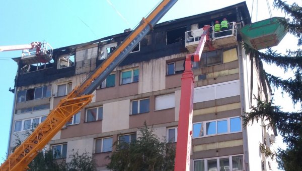 ХУМАНИ СЛИКАРИ: Продајом слика помажу угрожене суграђане ХУМАНИ СЛИКАРИ: Продајом слика помажу угрожене суграђане