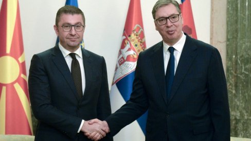 VUČIĆ NA SASTANKU SA MICKOSKIM: Predsednik Srbije razgovarao sa premijerom Severne Makedonije u zgradi Predsedništva VUČIĆ NA SASTANKU SA MICKOSKIM: Predsednik Srbije razgovarao sa premijerom Severne Makedonije u zgradi Predsedništva