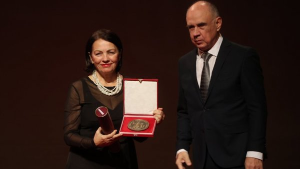 ХРАМ ВЕЛИКАНА КУЛТУРНЕ ИСТОРИЈЕ: Народно позориште у Београду прославило 156.рођендан ХРАМ ВЕЛИКАНА КУЛТУРНЕ ИСТОРИЈЕ: Народно позориште у Београду прославило 156.рођендан