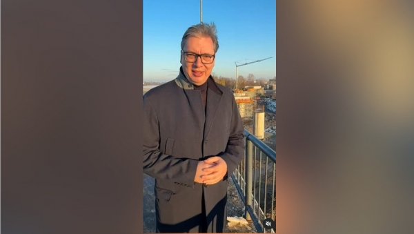 УСПЕО САМ ДА ВРАТИМ ДВЕ ФИРМЕ Вучић се обратио из Земун поља: Први пут спајамо аеродром са центром града, 20 посто радова завршено! УСПЕО САМ ДА ВРАТИМ ДВЕ ФИРМЕ Вучић се обратио из Земун поља: Први пут спајамо аеродром са центром града, 20 посто радова завршено!