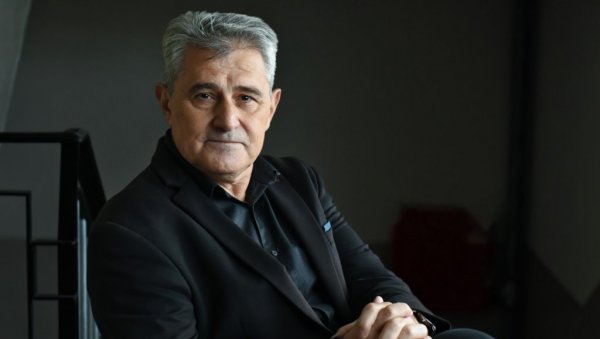 УСУД ГРАНИЦА ОБЛИКУЈЕ И НАШ КАРАКТЕР: Мирко Демић, књижевник УСУД ГРАНИЦА ОБЛИКУЈЕ И НАШ КАРАКТЕР: Мирко Демић, књижевник