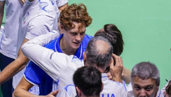 КАКВА ГОДИНА ЗА СИНЕРА: Први тенисер света одвео Италију у финале Дејвис купа! КАКВА ГОДИНА ЗА СИНЕРА: Први тенисер света одвео Италију у финале Дејвис купа!
