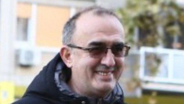 ОВАКО ДИНКО ЖАЛИ ЗА ЖРТВАМА: Клибери се док пали Србију! (ФОТО) ОВАКО ДИНКО ЖАЛИ ЗА ЖРТВАМА: Клибери се док пали Србију! (ФОТО)